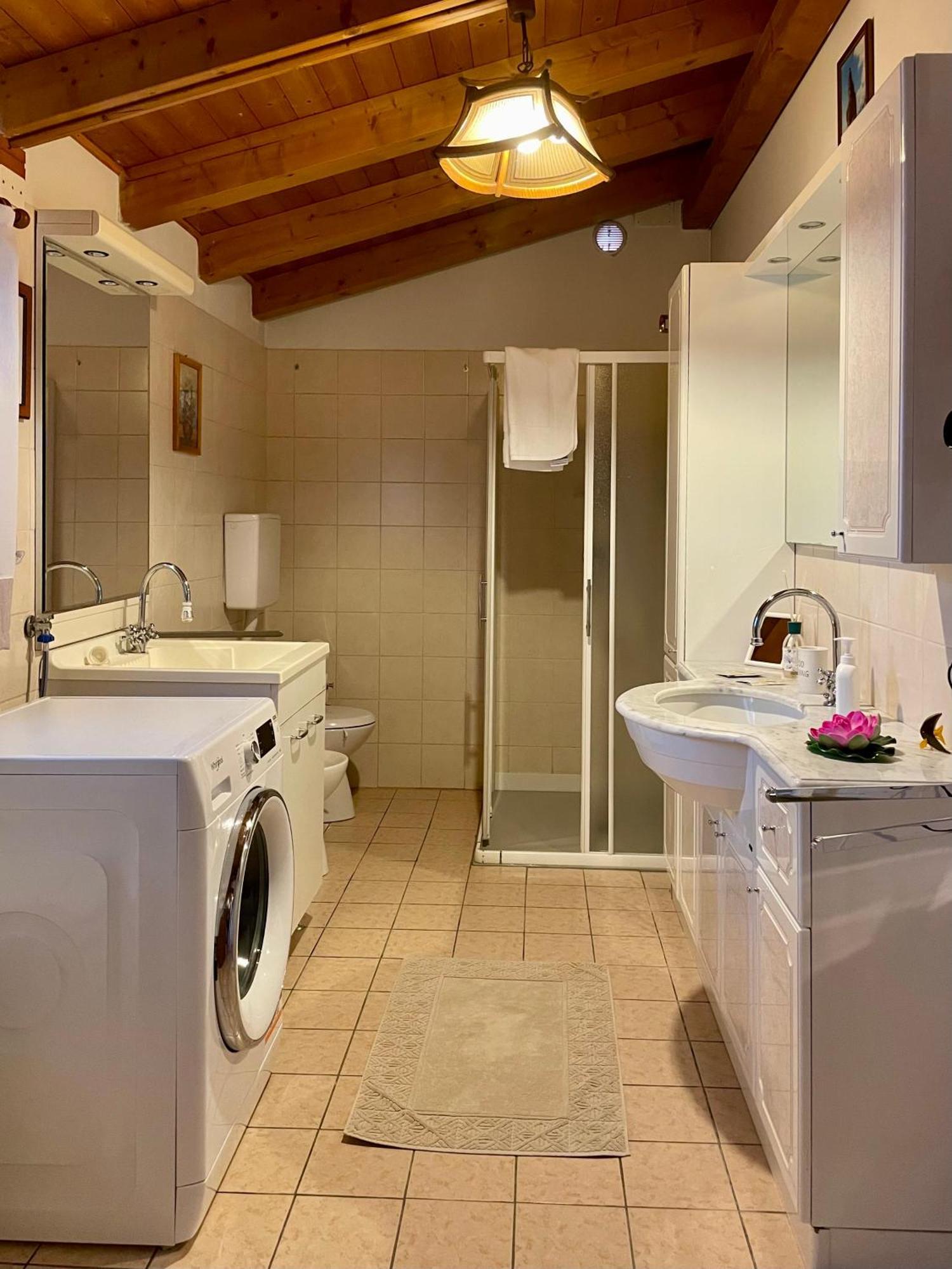 A Casa Di Amici Villa Vidor Eksteriør billede
